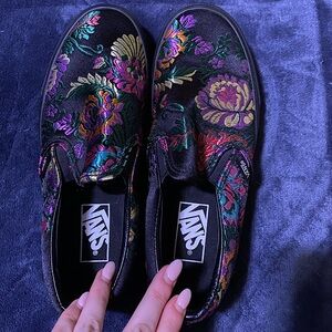 Black embroidered Vans NWOT